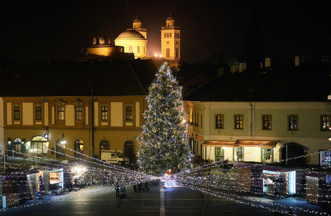 Nobilis Apartman Eger Buitenkant foto