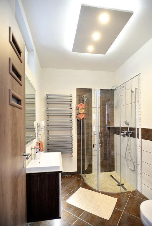 Nobilis Apartman Eger Buitenkant foto