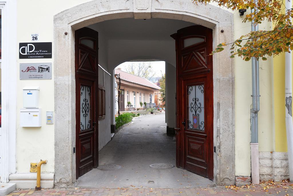 Nobilis Apartman Eger Buitenkant foto