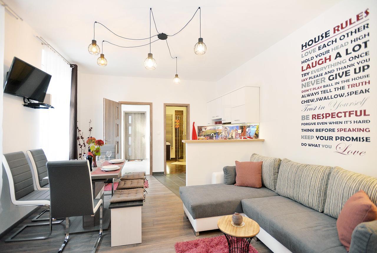 Nobilis Apartman Eger Buitenkant foto